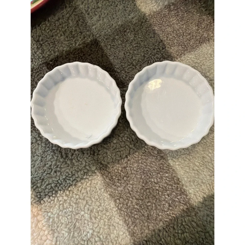 Set of 2 White‎ Ceramic mini oven Fluted Ramekins 3.5 Inch Round
